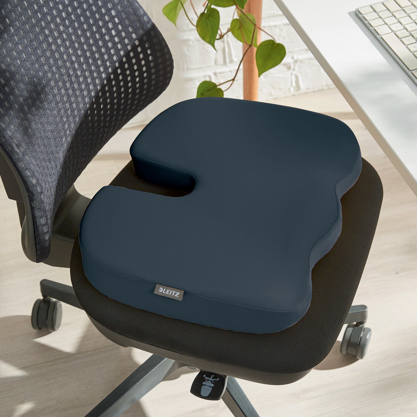 Stoelkussen Leitz Ergo Cosy grijs voor actieve zithouding - 6