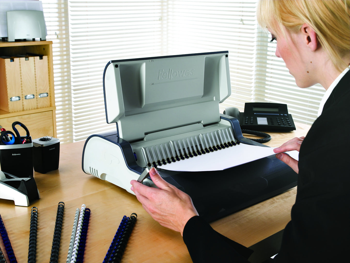 Inbindmachine Fellowes Quasar E 500 voor plastic inbindruggen - 5