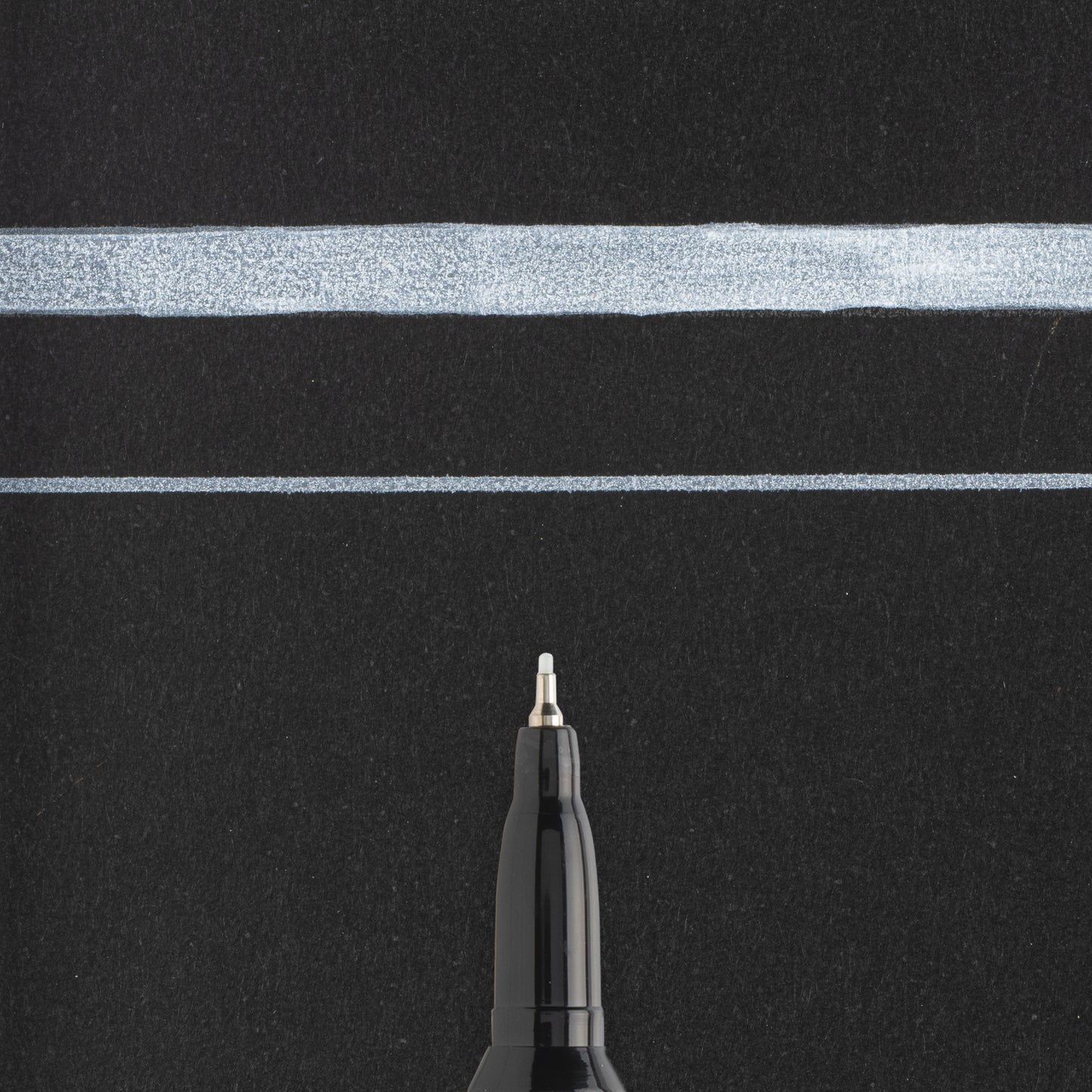 Sakura Pen-Touch EF Metallic Wit, Duidelijke Details - 3