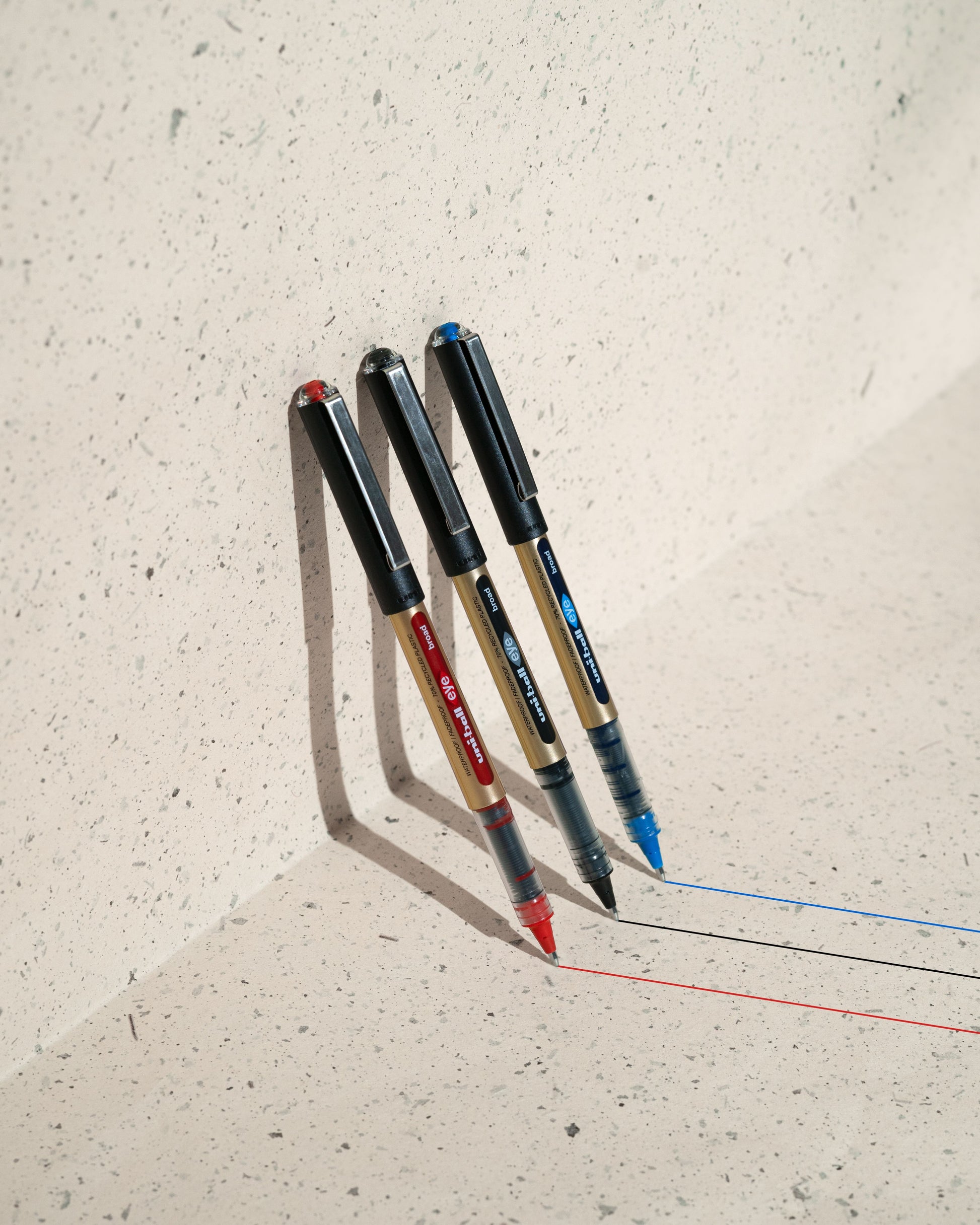 Rollerpen Uni-ball Eye Eco 150E B Rood, Water- en Lichtbestendige Inktt - 2