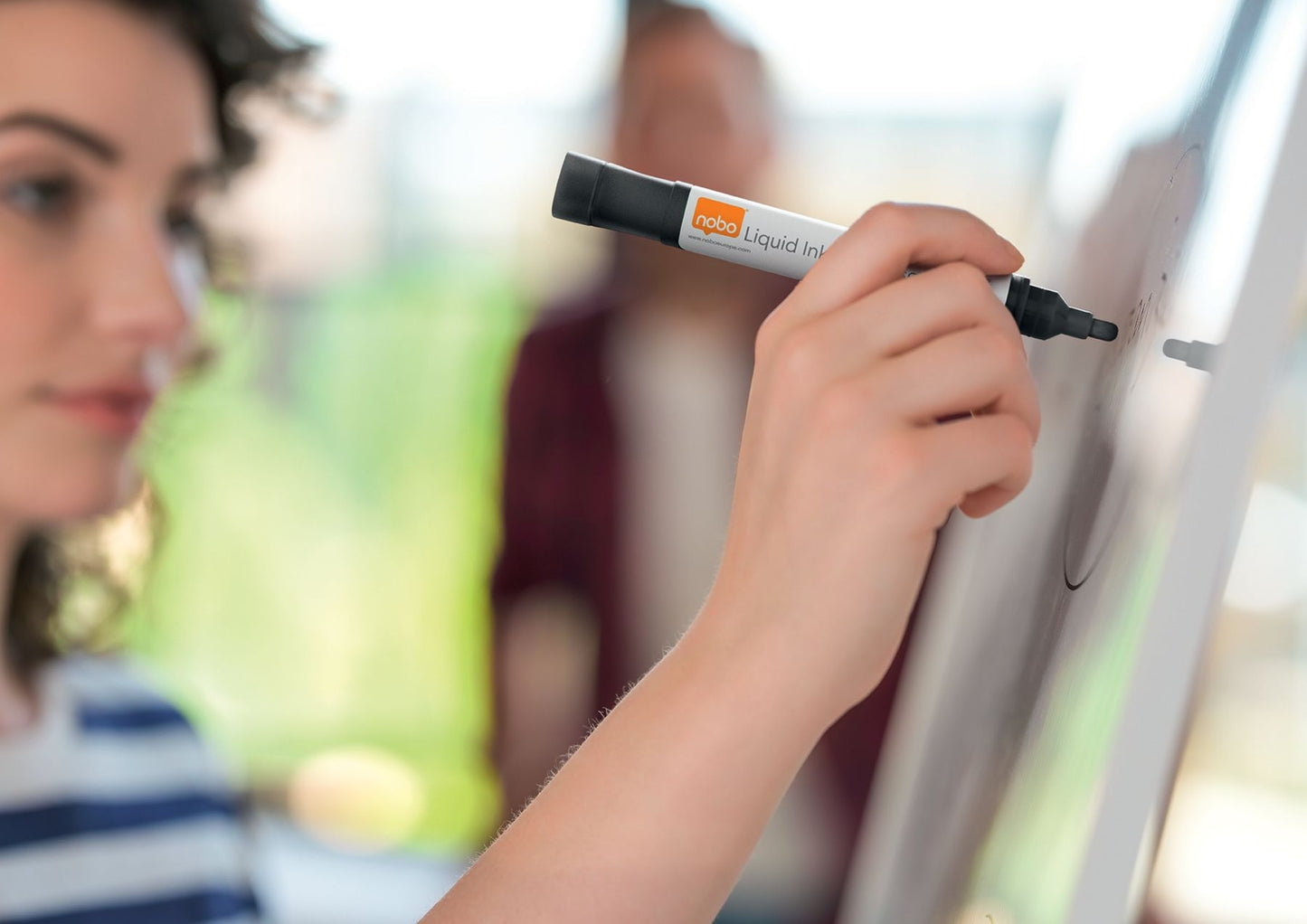 Nobo Liquid Ink Whiteboard Marker Rond 3mm Assorti - 2
