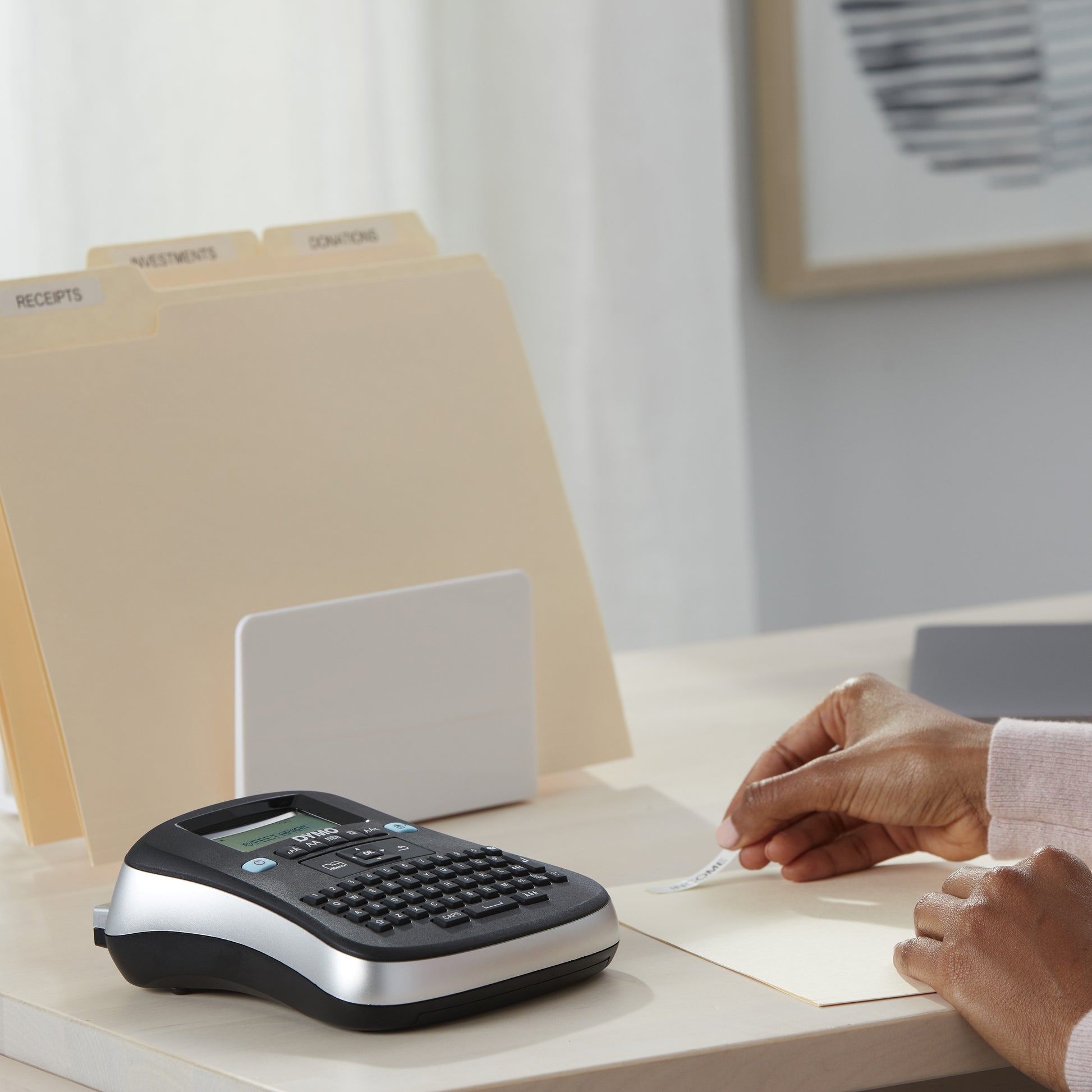 Dymo LabelManager 210D Qwerty Labelprinter met afdrukvoorbeeld - 3